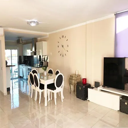 Villa Del Duque 4 *