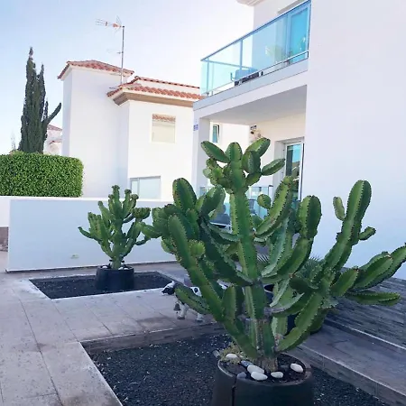 Villa Del Duque 4 *